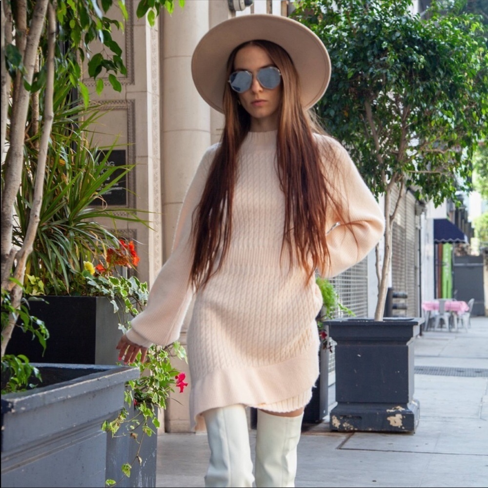 Hope Horizon Beautiful Vanilla Cable Knit Sweater Dress/Blouse